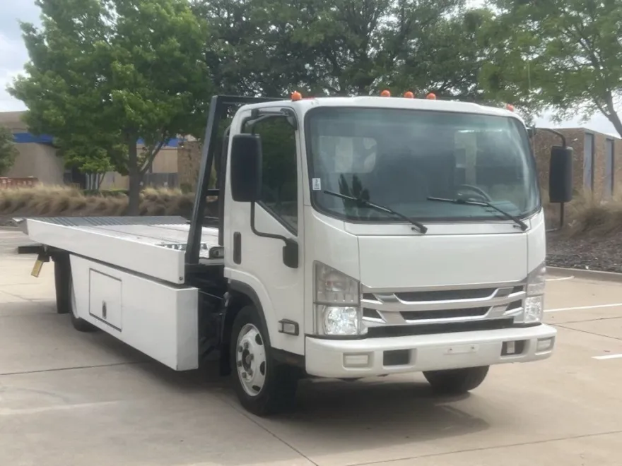 2021 Isuzu NRR photo 1