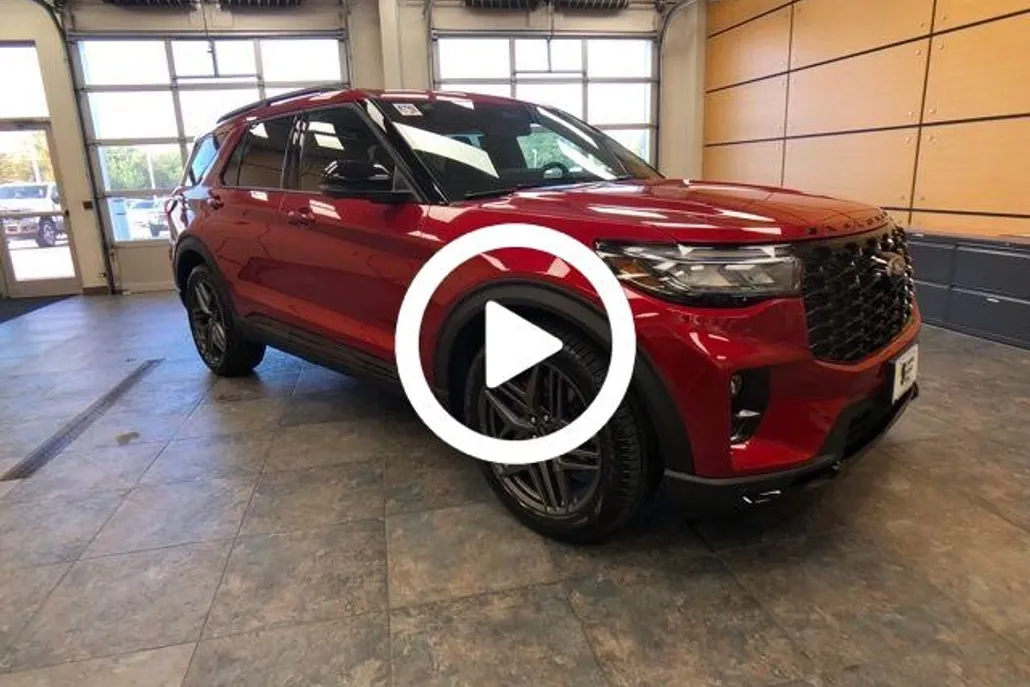 2025 Ford Explorer ST photo 1