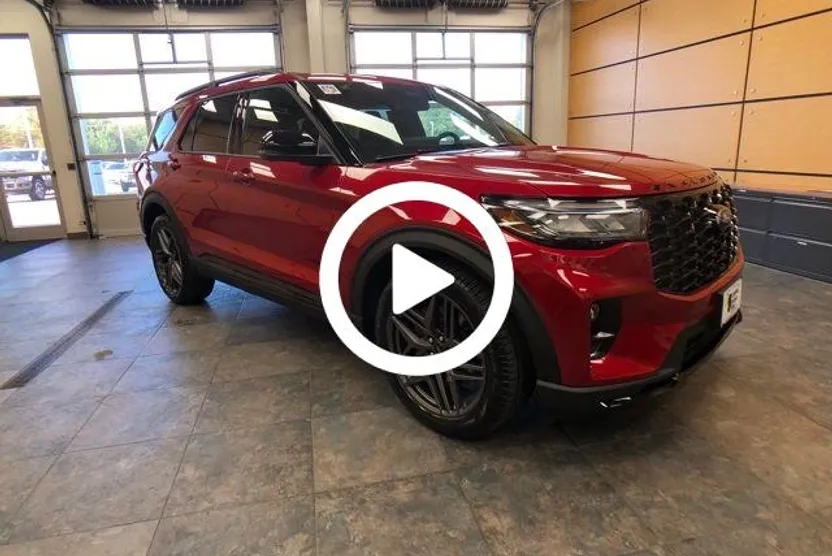 2025 Ford Explorer ST photo 1