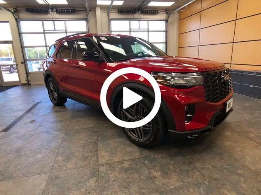 2025 Ford Explorer ST photo 1