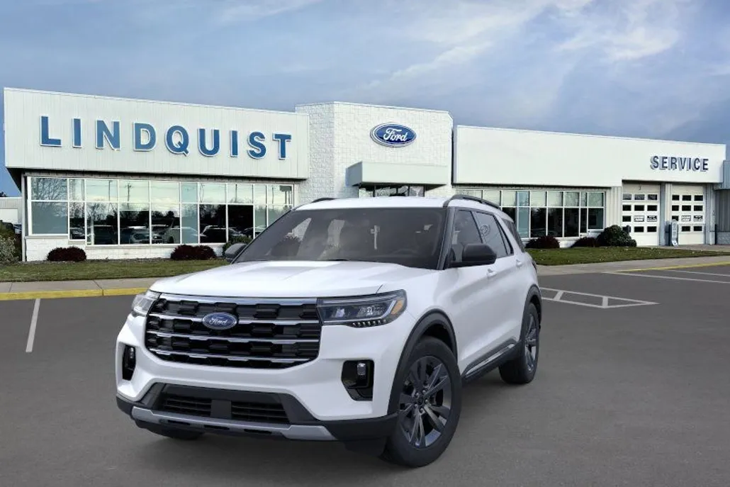 2025 Ford Explorer photo 1