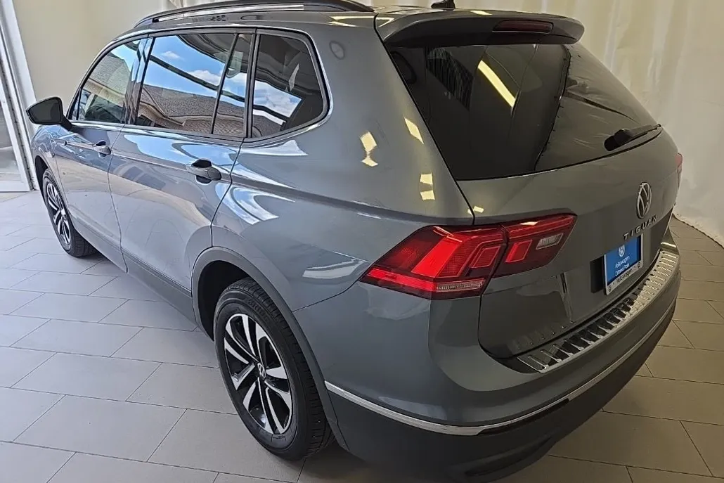 2023 Volkswagen Tiguan S photo 1