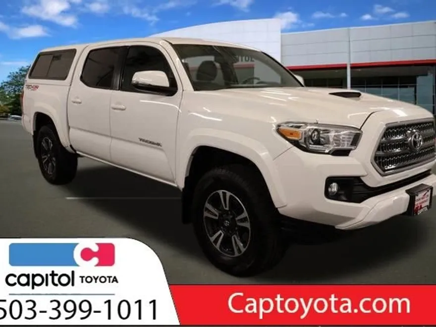 2017 Toyota Tacoma TRD Sport photo 1
