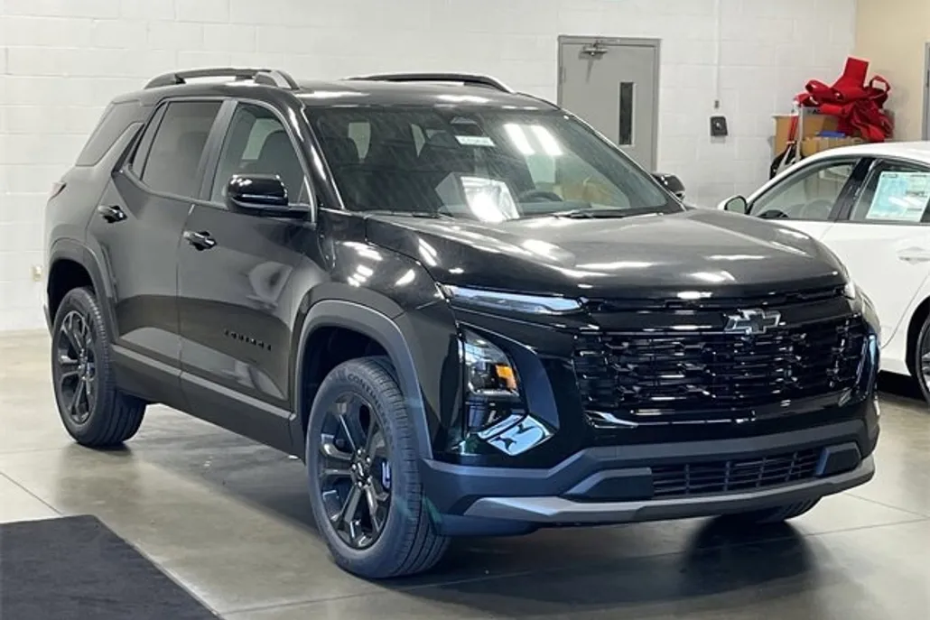 2026 Chevrolet Equinox LT photo 1