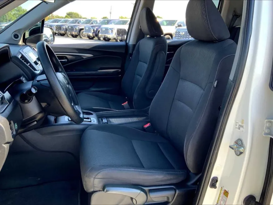 2019 Honda Ridgeline Sport photo 7