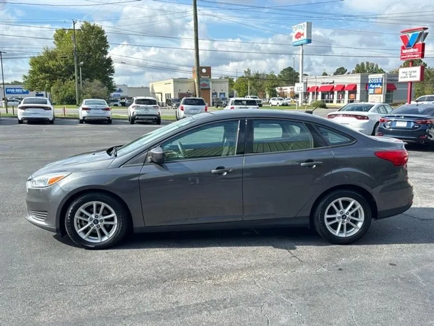 2018 Ford Focus Sedan photo 1