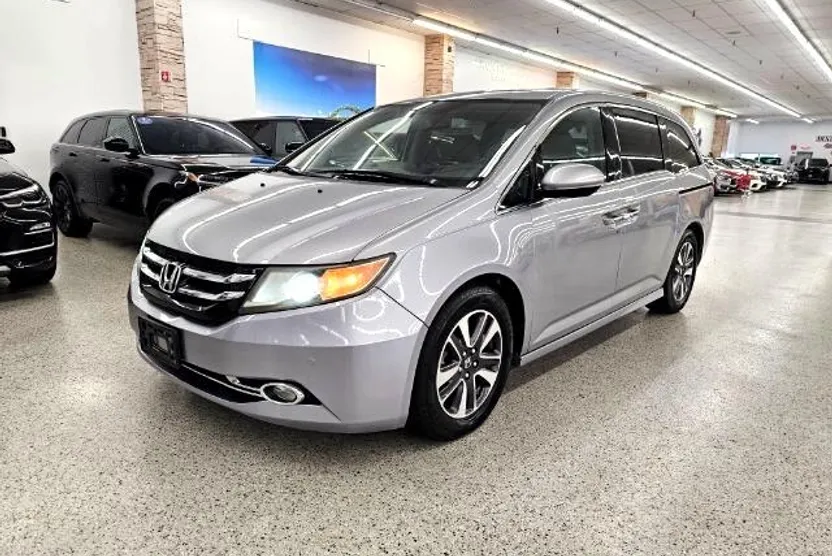 2016 Honda Odyssey Touring Elite photo 1