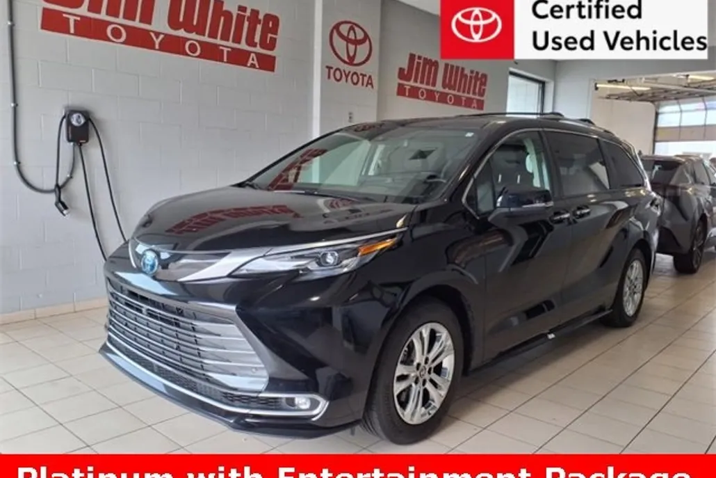 2024 Toyota Sienna Platinum photo 1