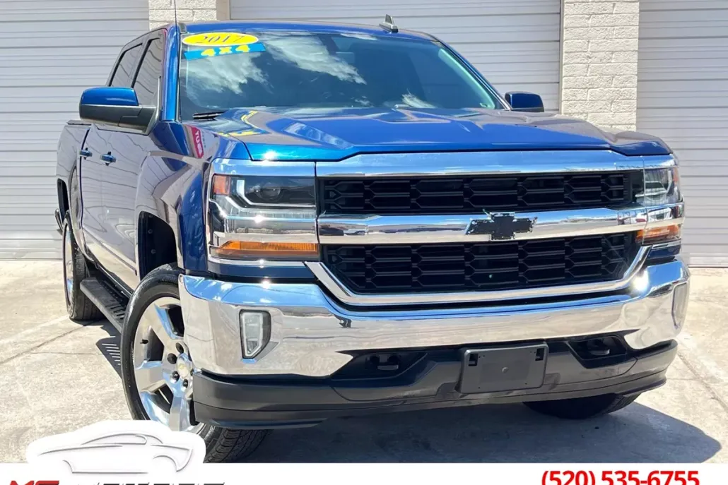 2017 Chevrolet Silverado 1500 LT photo 1