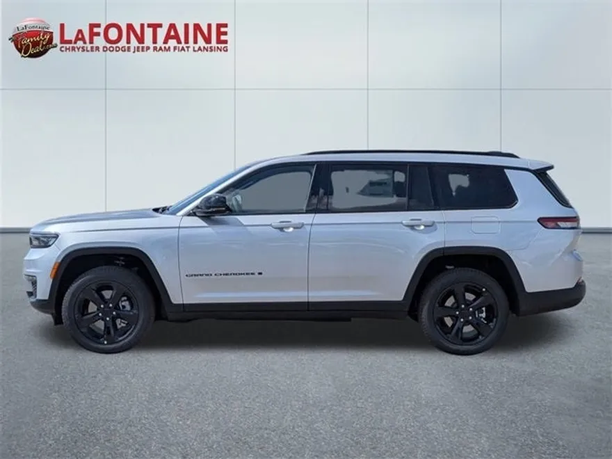 2025 Jeep Grand Cherokee Limited photo 1