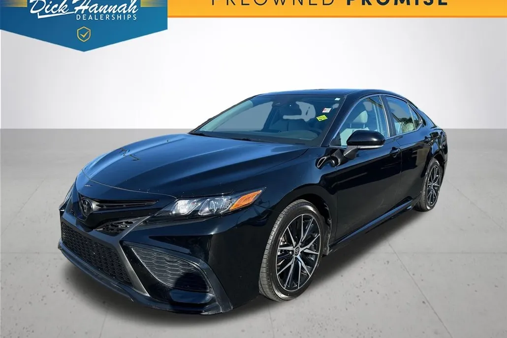 2023 Toyota Camry SE photo 1