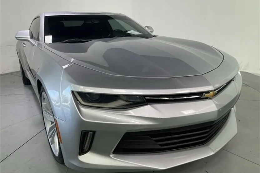 2016 Chevrolet Camaro 1LT photo 1