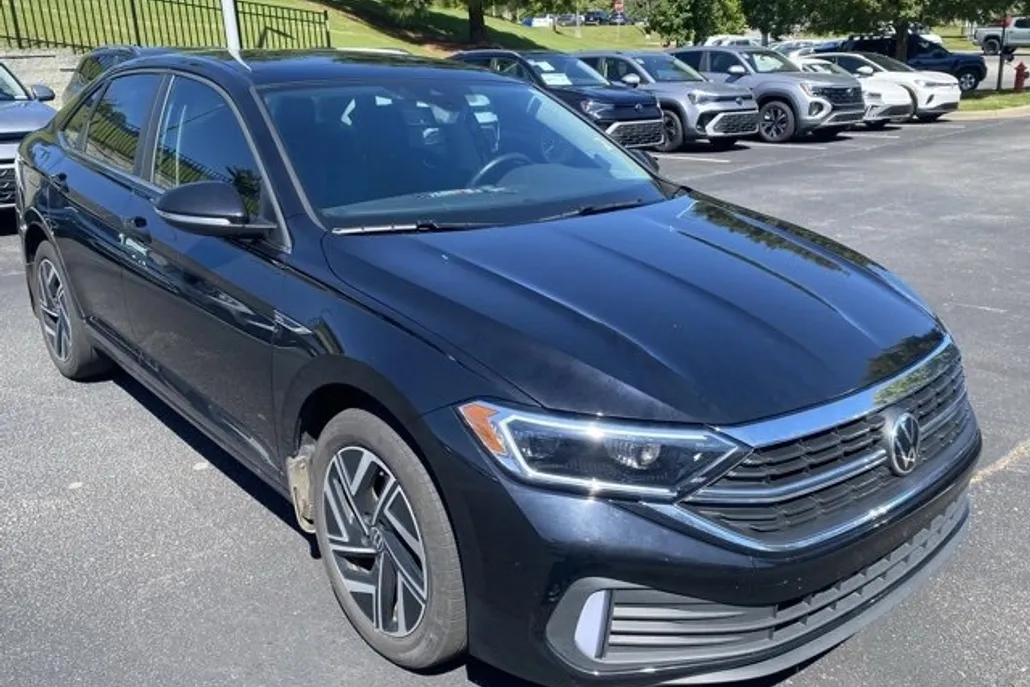 2023 Volkswagen Jetta 1.5T SEL photo 1