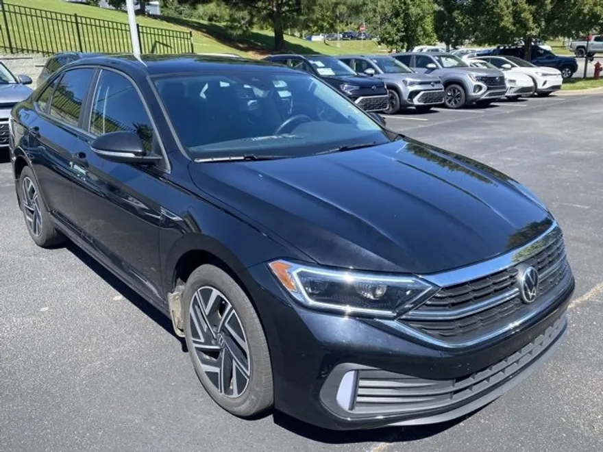 2023 Volkswagen Jetta 1.5T SEL photo 1