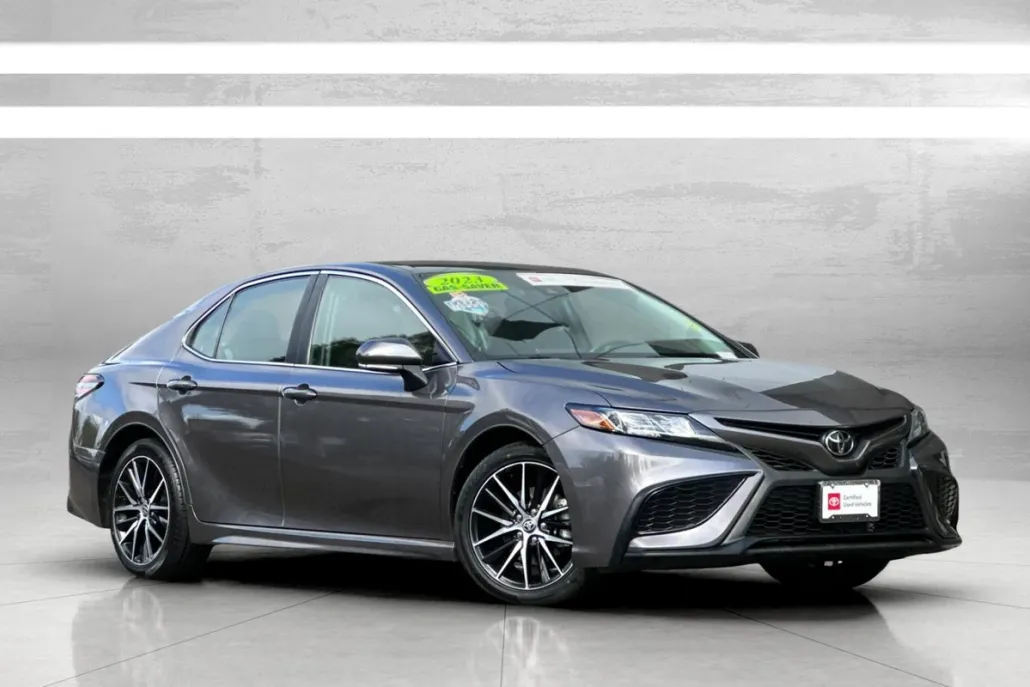 2023 Toyota Camry SE photo 1