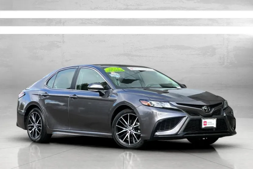 2023 Toyota Camry SE photo 1