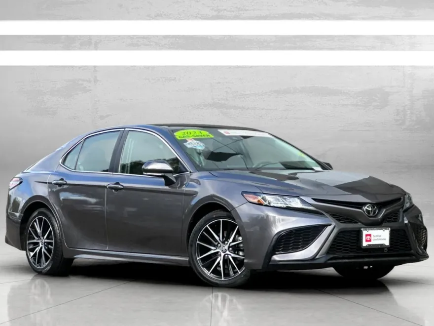 2023 Toyota Camry SE photo 1