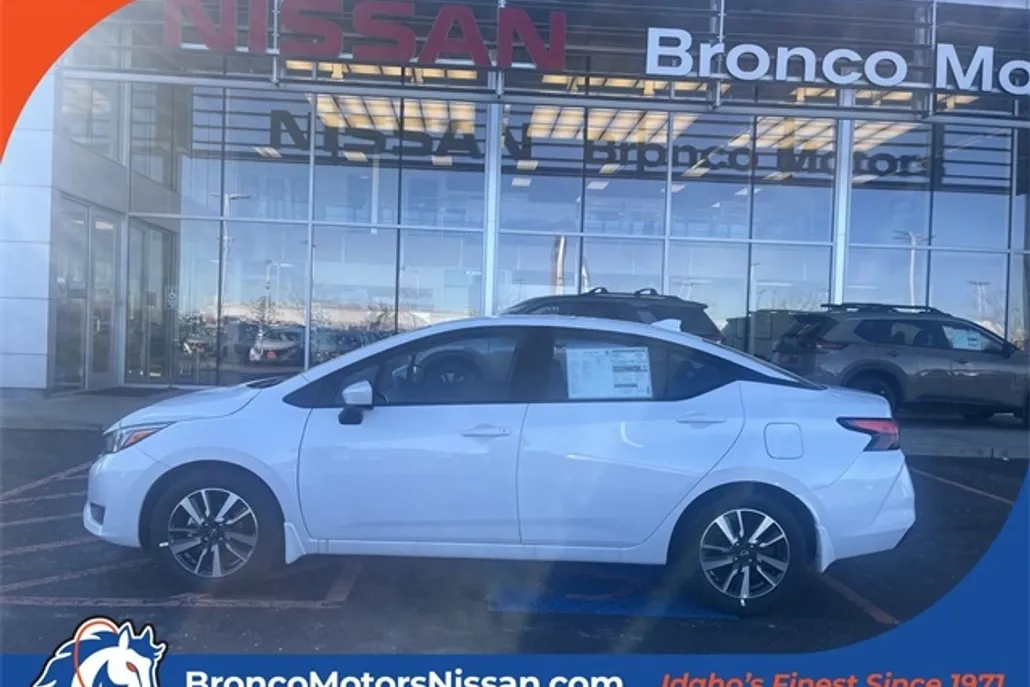 2025 Nissan Versa 1.6 SV photo 1