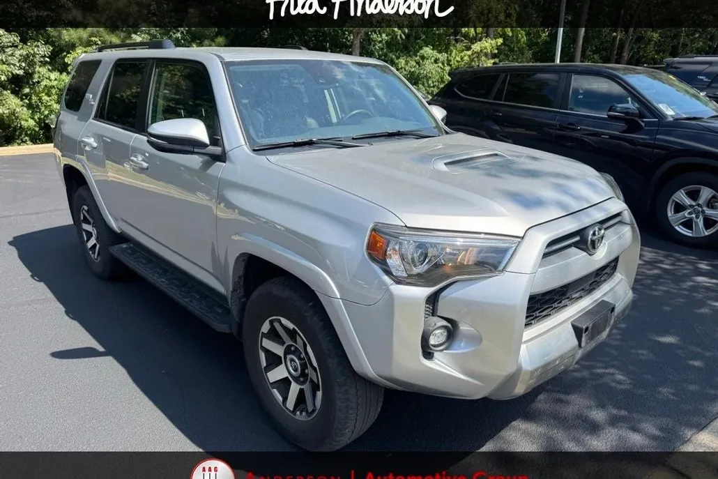 2024 Toyota 4Runner TRD Off-Road Premium photo 1