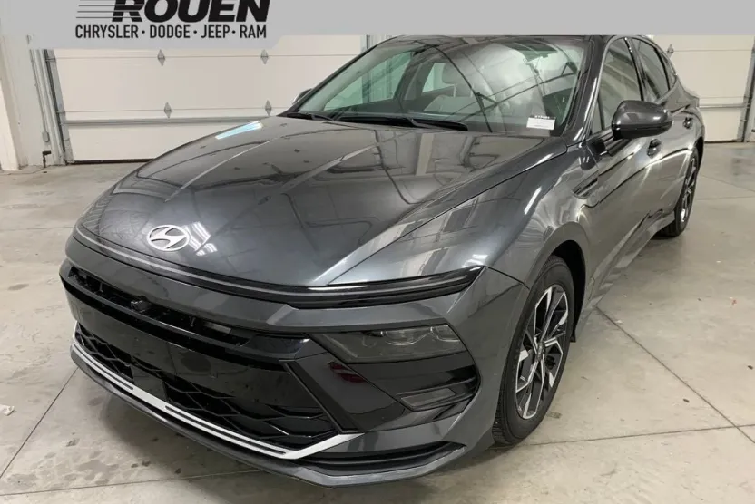 2025 Hyundai Sonata SEL photo 1