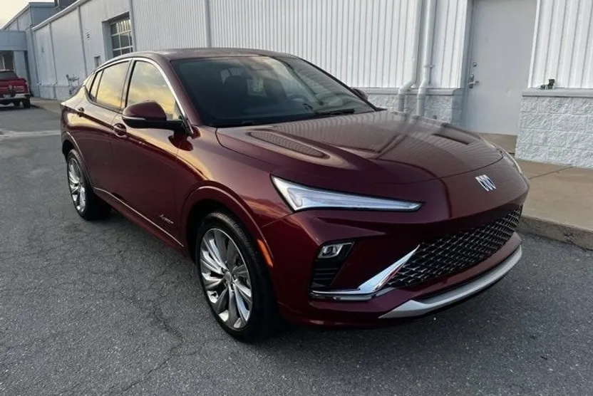 2024 Buick Envista Avenir photo 1