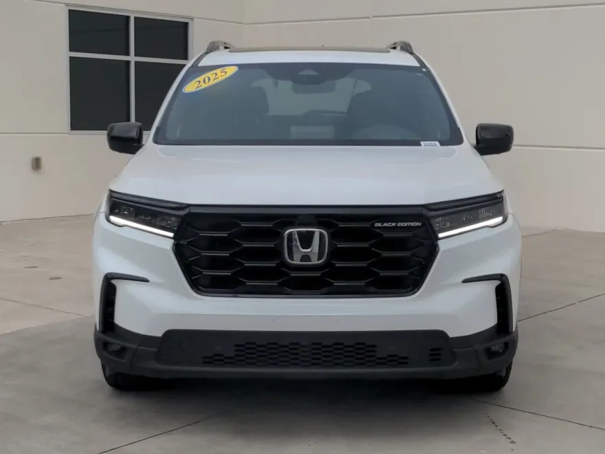 2025 Honda Pilot Black Edition photo 1