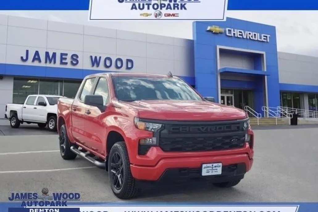 2025 Chevrolet Silverado 1500 Custom photo 1