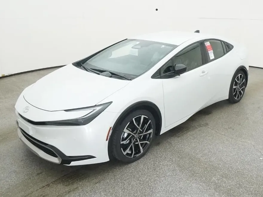 2026 Toyota Prius Plug-in Hybrid XSE photo 1