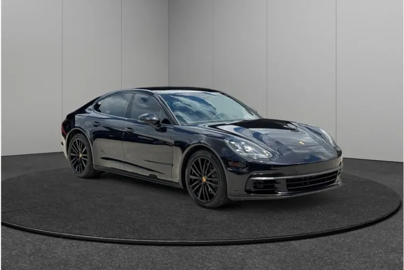 2017 Porsche Panamera 4S photo 1