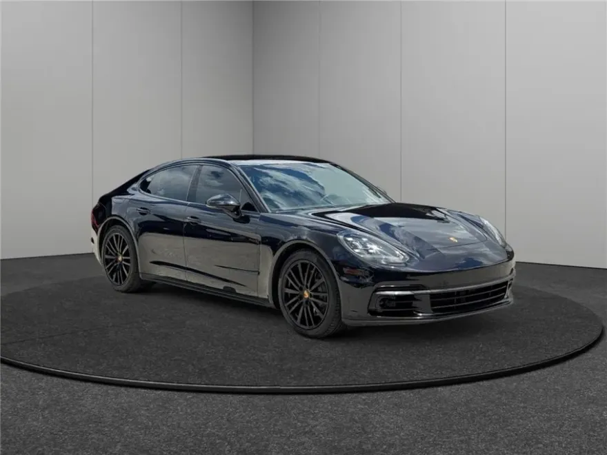 2017 Porsche Panamera 4S photo 1