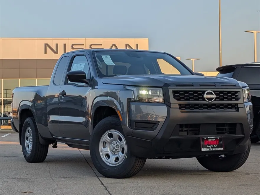 2026 Nissan Frontier photo 1