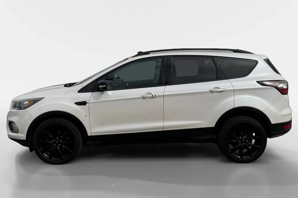 2017 Ford Escape Titanium photo 1