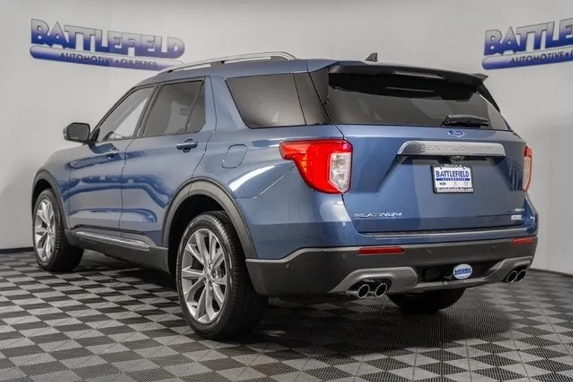 2021 Ford Explorer Platinum photo 1