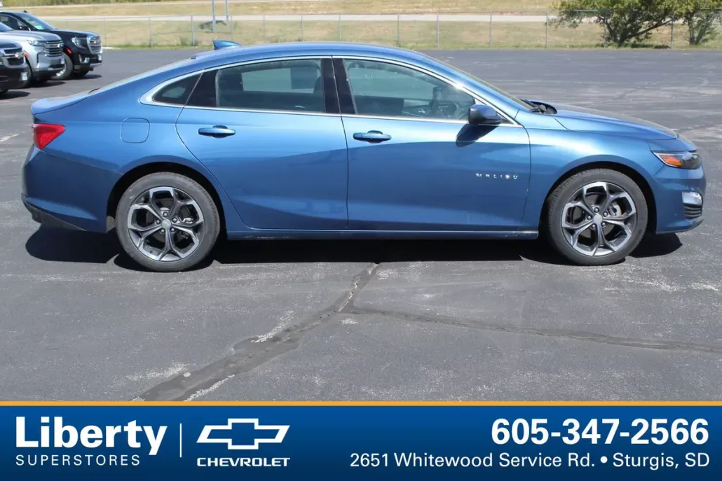 2024 Chevrolet Malibu 1LT photo 1