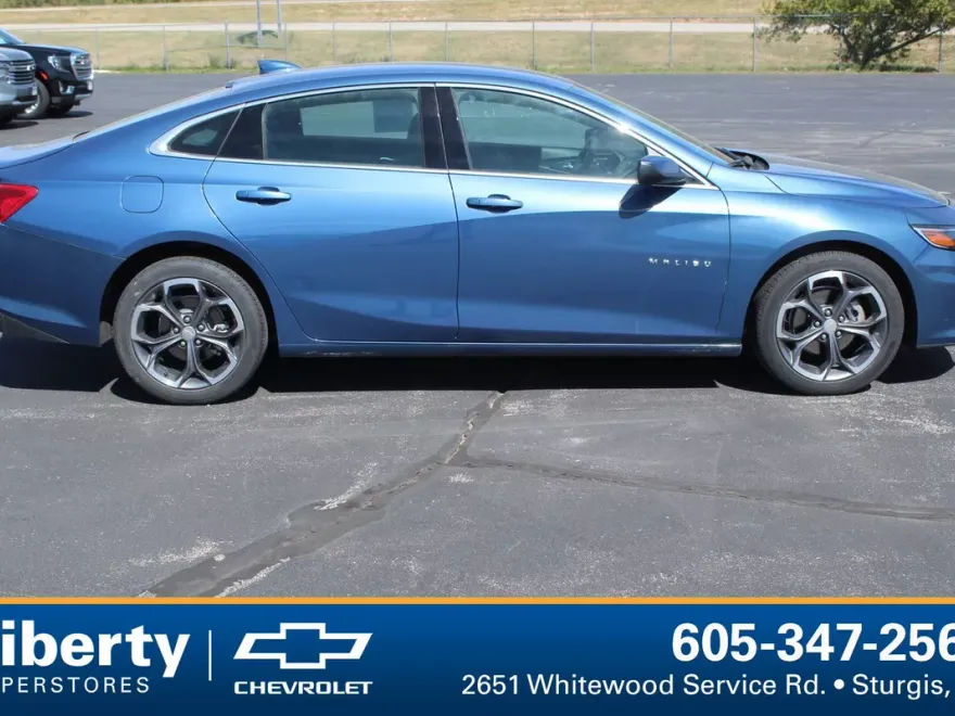 2024 Chevrolet Malibu 1LT photo 1