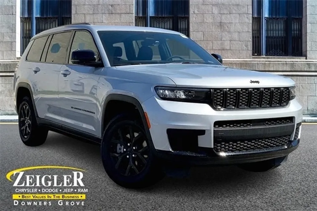2025 Jeep Grand Cherokee Laredo photo 1