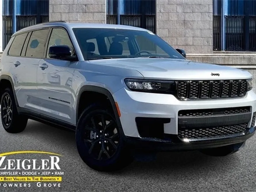 2025 Jeep Grand Cherokee Laredo photo 1