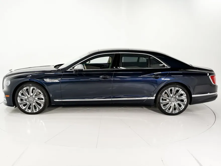2024 Bentley Flying Spur Mulliner V8 photo 1