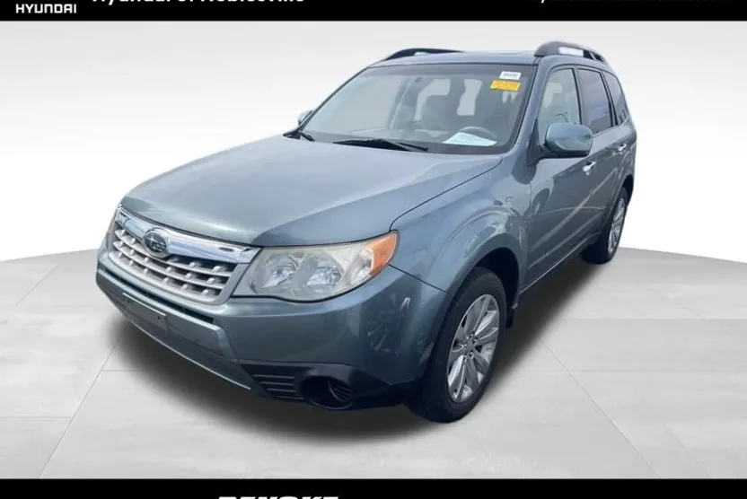 2011 Subaru Forester 2.5X photo 1