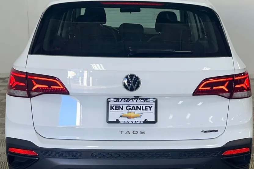 2022 Volkswagen Taos S photo 1