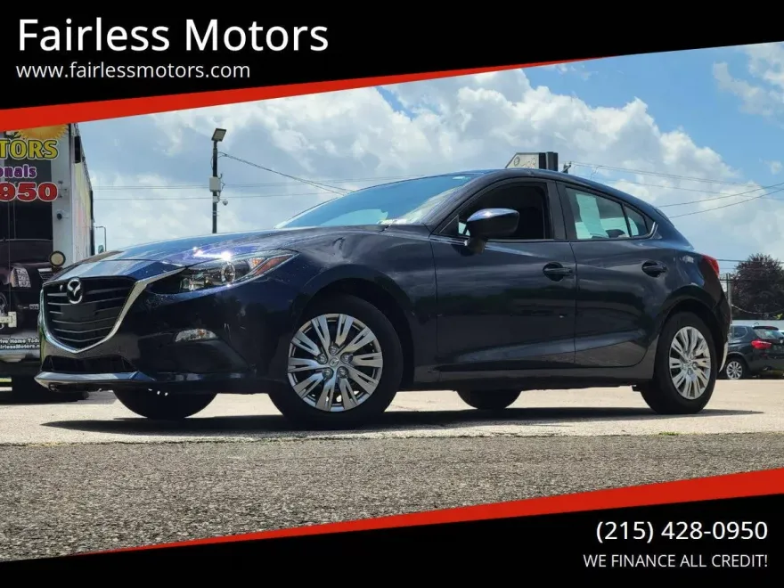 2015 Mazda Mazda3 i Sport Hatchback photo 1
