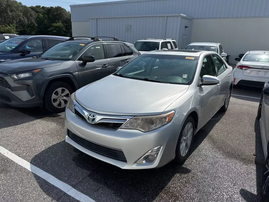 2014 Toyota Camry Hybrid XLE photo 1