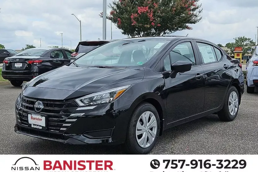 2025 Nissan Versa 1.6 S photo 1