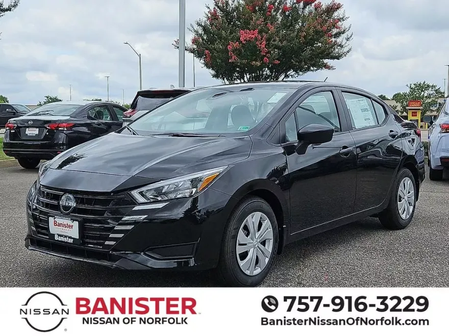 2025 Nissan Versa 1.6 S photo 1