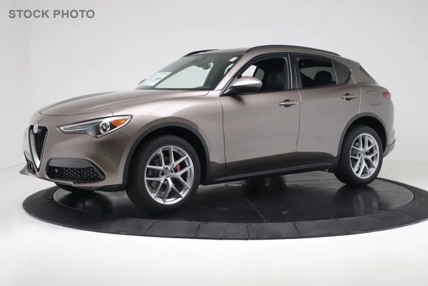 2019 Alfa Romeo Stelvio Ti photo 1