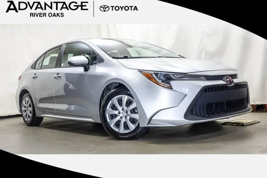 2021 Toyota Corolla LE photo 1