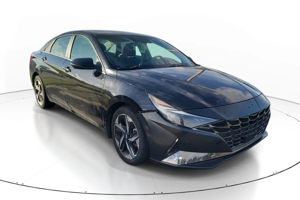 2022 Hyundai Elantra SEL photo 1