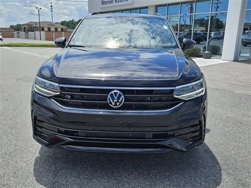 2024 Volkswagen Tiguan SE R-Line Black photo 1