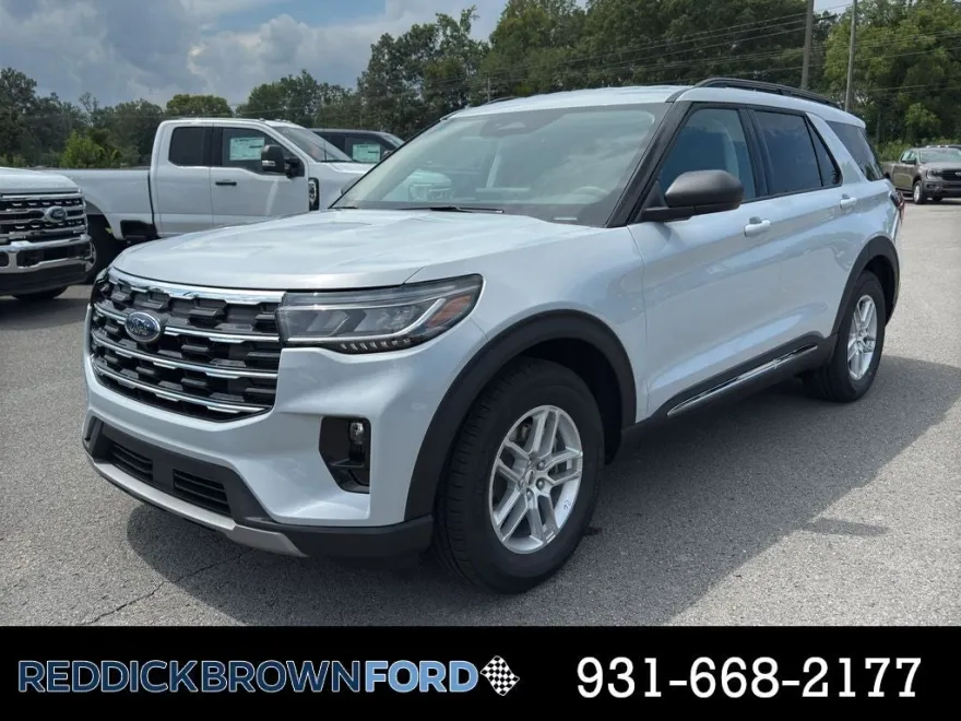 2025 Ford Explorer photo 1