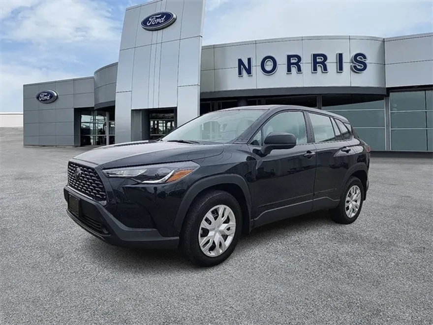 2024 Toyota Corolla Cross L photo 1